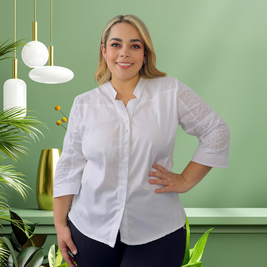 BLUSA COMBINADA CON OJALILLO